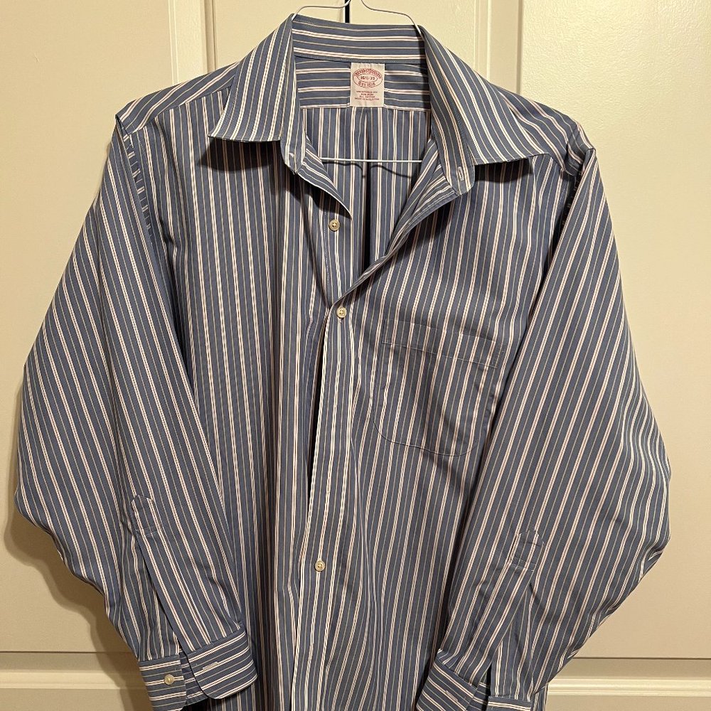 Brooks Brothers Dress Shirt Traditional Fit Point Colar 16.5 x 33